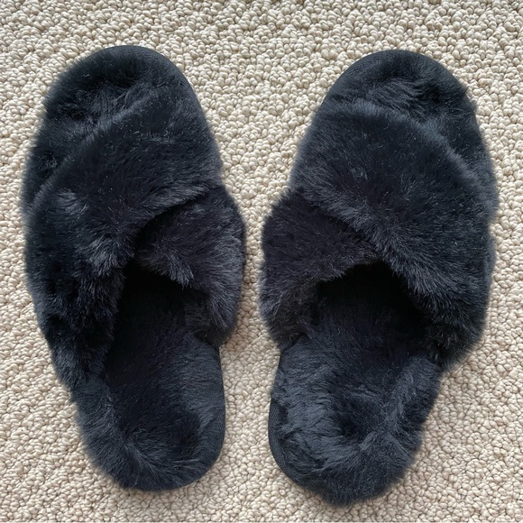 Slippers - Picture 3 of 3